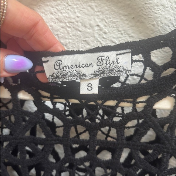 Black Long Sleeved Crocheted Top - Picture 5 of 6